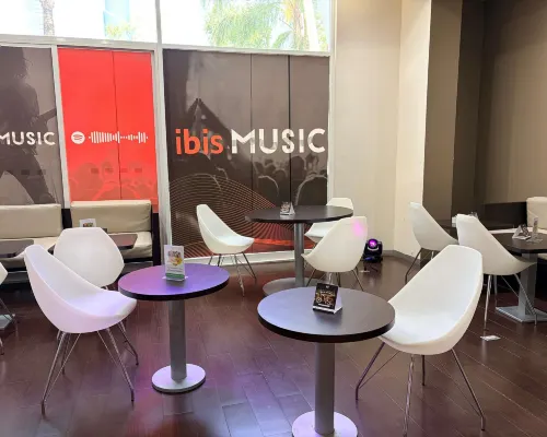 Ibis Monterrey Valle Fremhævet Photos