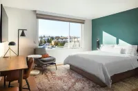 Element Reno Experience District - acceptant les animaux