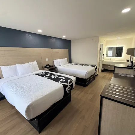 Spring Place Inn & Suites