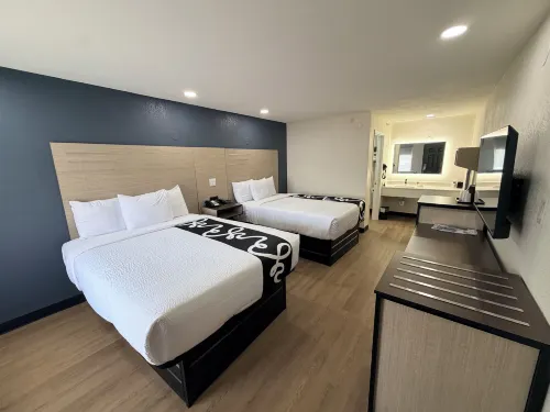 Spring Place Inn & Suites - Wifi