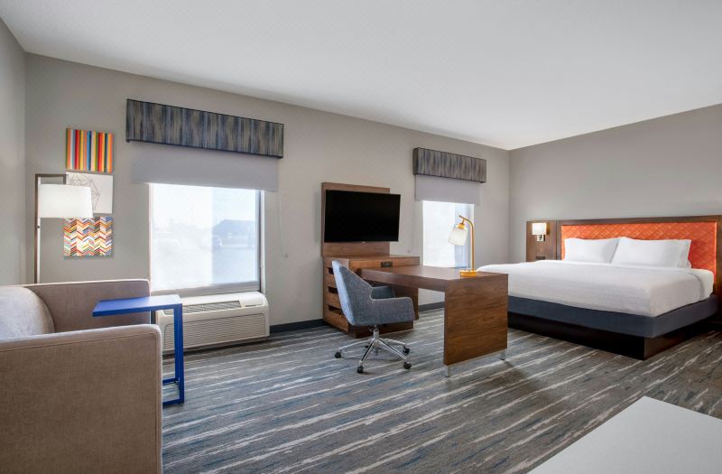 Hampton Inn & Suites Muncie