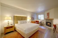 SONOMA VALLEY INN, TAPESTRY COLLECTION BY HILTON - balcony