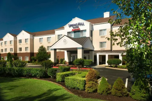 SpringHill Suites Bentonville - parking