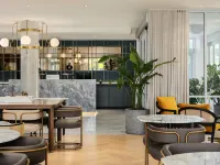 Hotel Railwayparc Montreal, Tapestry Collection by Hilton Hotels near Lachine