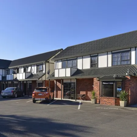 Knightsbridge Court Motor Lodge