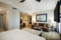 Homewood Suites by Hilton Salina Downtown - С баром