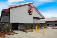 Red Roof Inn Detroit - Royal Oak/ Madison Heights - parking