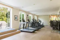 Brenners Park-Hotel & Spa - an Oetker Collection Hotel - parking
