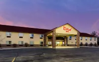 Red Roof Inn Auburn - Parkplatz