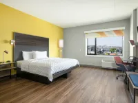 Tru by Hilton Baltimore Harbor East Hotels near Canton Historic District