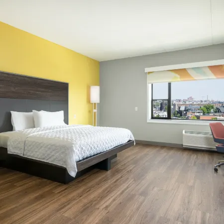 Tru by Hilton Baltimore Harbor East