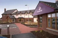 Premier Inn Dumbarton/Loch Lomond - parking