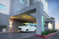 Holiday Inn & Suites HERMOSILLO AEROPUERTO by IHG - parking