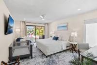 416 S Banana River Blvd - Pools