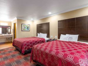 Econo Lodge Inn & Suites Escondido Downtown