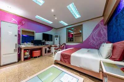 Muan Namak King Self Check-in Motel Hotels near Oryong-san