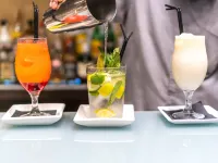 Hotel Madanis Các khách sạn gần Tây Ban Nha