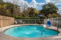 Comfort Suites Niceville Near Eglin Air Force Base - Swimmingpools