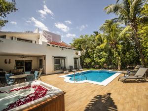Villa Holiday, Weekly Monthly Discount Private Pool, BBQ, Family Friendly