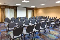 Holiday Inn Express & Suites Albuquerque Airport