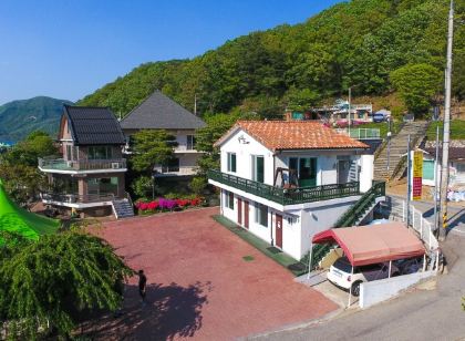 Chuncheon Namiseom Yeonhwa Pension