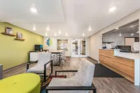 WoodSpring Suites Linden Hotels in Cranford