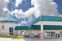 Super 8 by Wyndham Portage la Prairie MB Hotel di Portage La Prairie