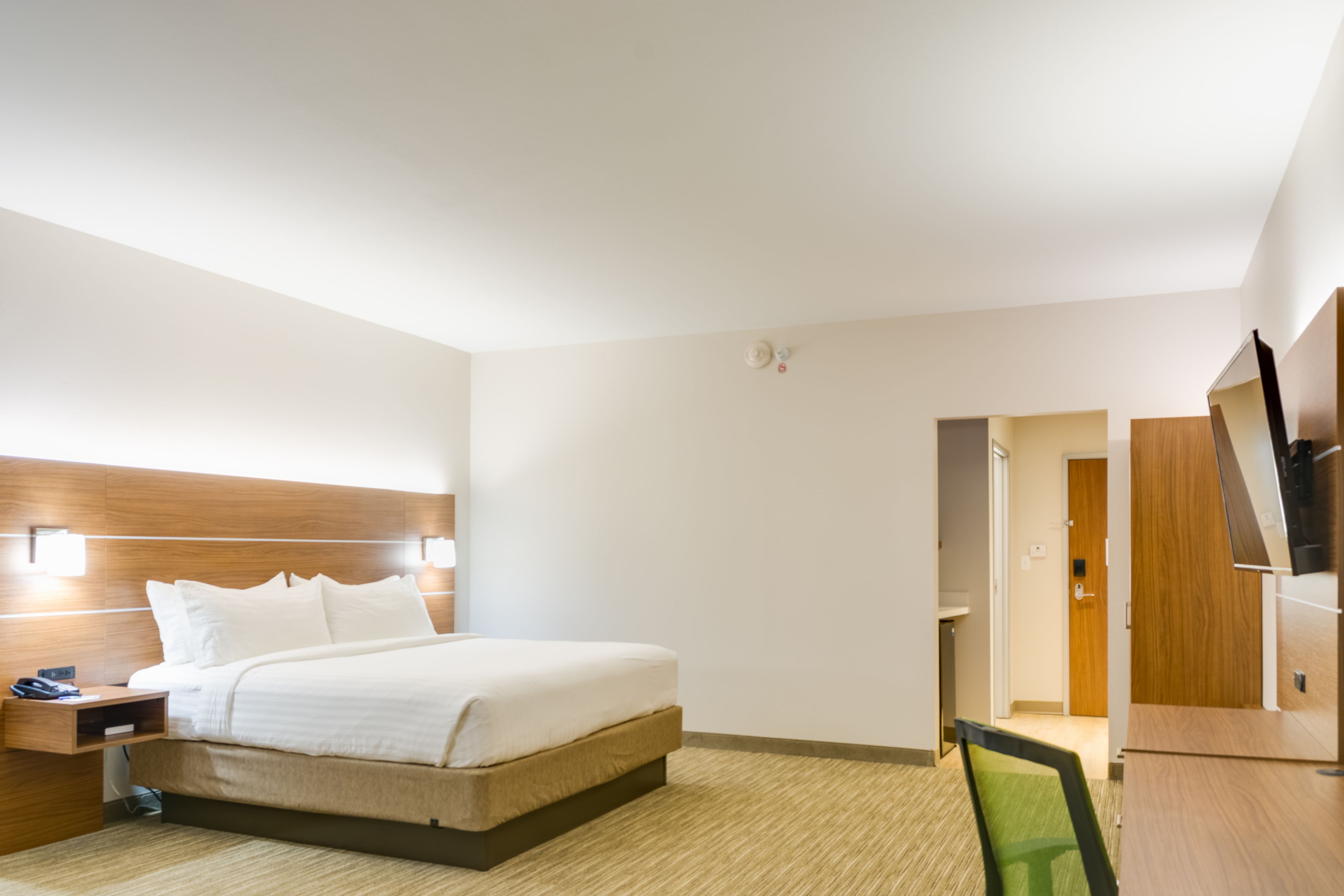 Holiday Inn Express & Suites Russellville, an Ihg Hotel