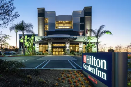 Hilton Garden Inn Irvine Spectrum Lake Forest Отели рядом с достопримечательностью «Lake Forest Lake»