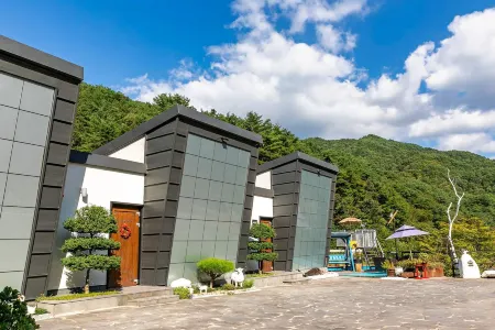 Hadong Cloud Hill Pension