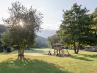 Louez un château entier pour vos vacances - un lieu unique avec piscine chauffée