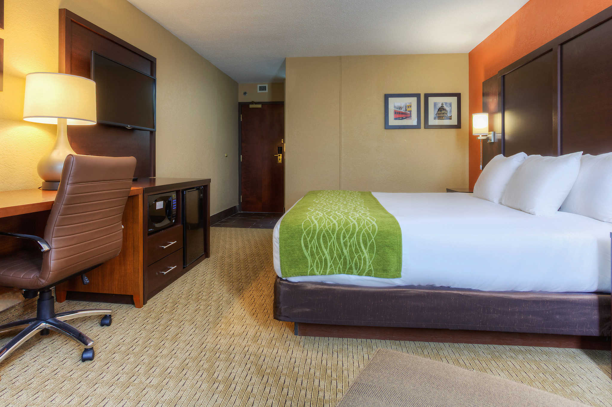 Comfort Inn & Suites Evansville Airport