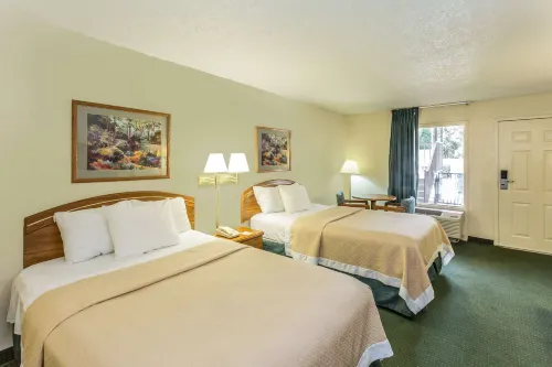 데이즈 인 바이 윈덤 레이크 파크 발도스타