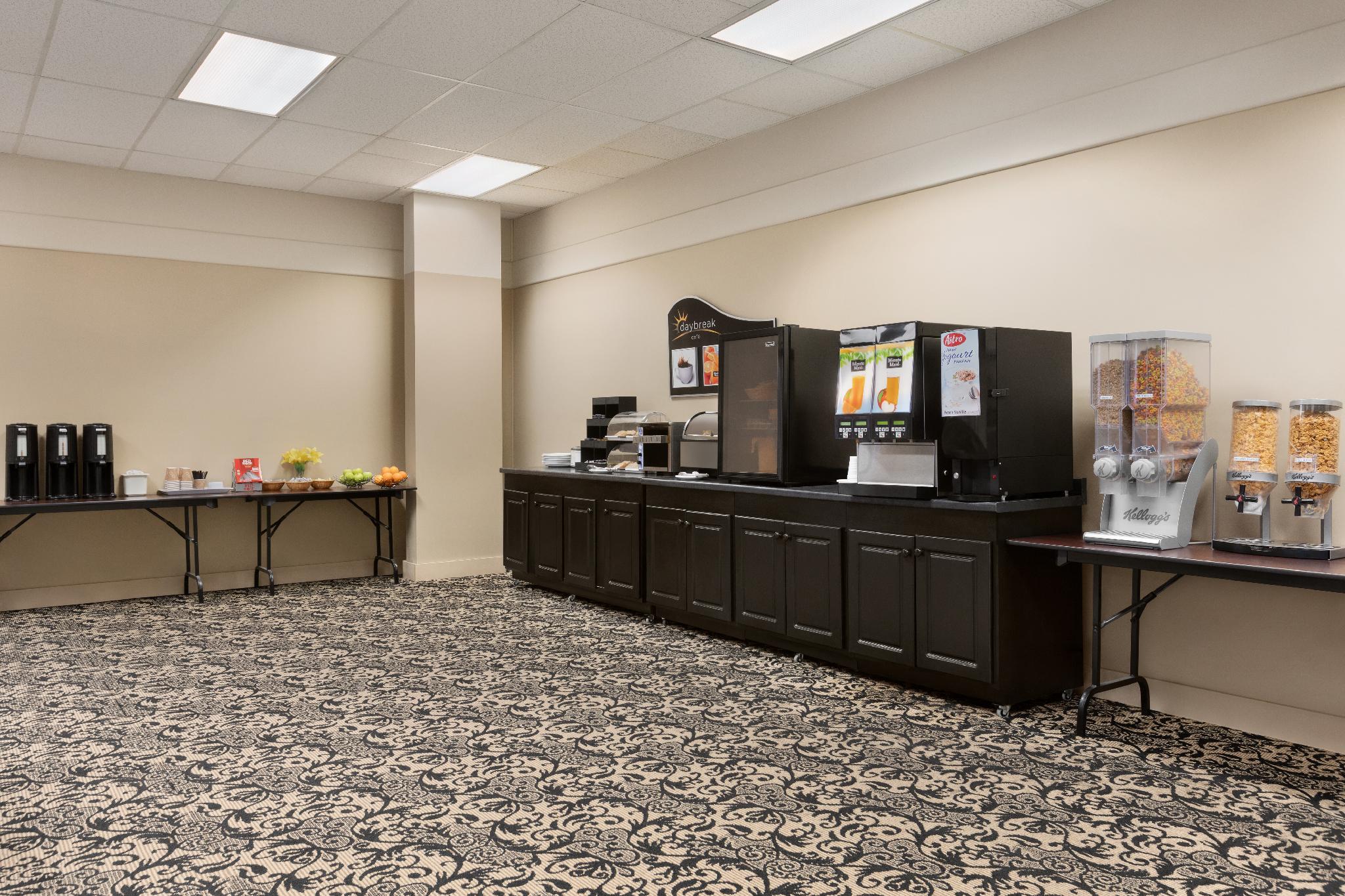 Days Inn & Suites by Wyndham Sault Ste. Marie on