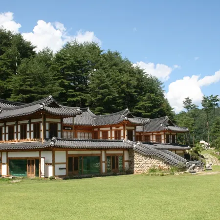 Pyeongchang Jeonggangwon Tourism Farm Отели рядом со станцией Пьёнчан-Йог