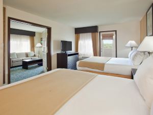 Holiday Inn Express & Suites Branson 76 Central