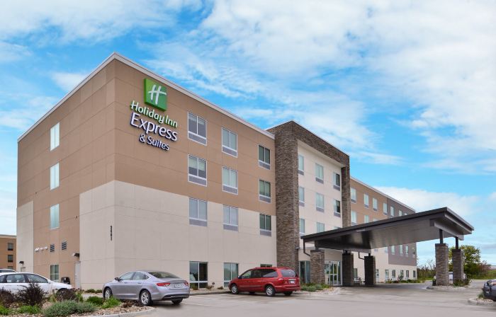 Holiday Inn Express & Suites MARSHALLTOWN by IHG