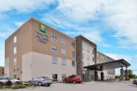 Holiday Inn Express & Suites Marshalltown Hotels near Marshalltown Community College