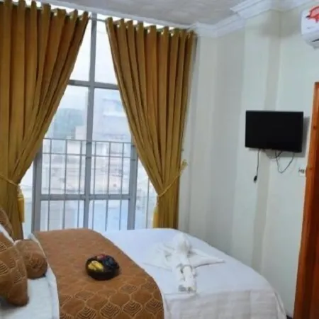 Grand Holidays Hotel