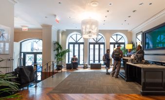 Holiday Inn Express Chicago - Magnificent Mile, an IHG Hotel