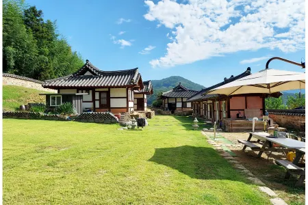 Damyang Mangindang House Отели рядом с достопримечательностью «Sigyeongjeong Pavilion»