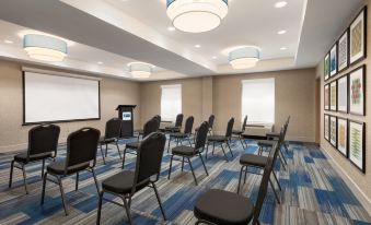 Holiday Inn Express & Suites Philadelphia - MT. Laurel