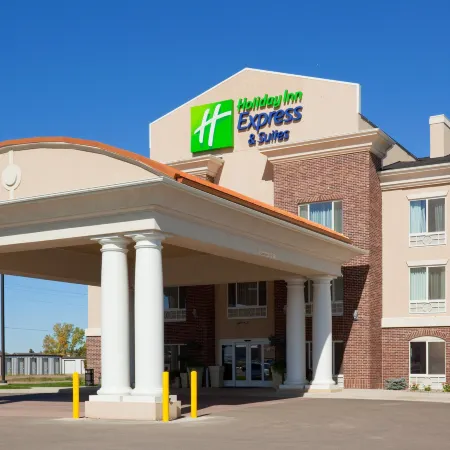 Holiday Inn Express & Suites Minot by IHG