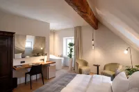 Zlata Ladjica Boutique Hotel Các khách sạn ở Center District