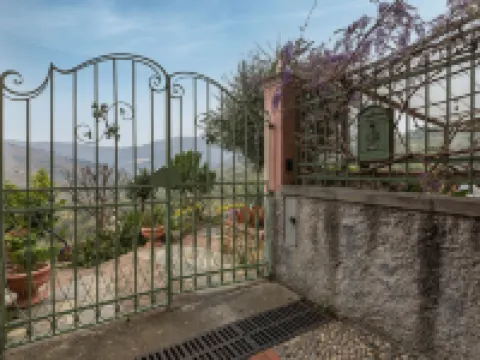 Lorenzo Hotels in Civezza