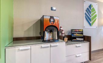 WoodSpring Suites Brunswick