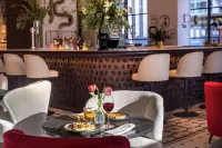 Canopy by Hilton Madrid Castellana - bar