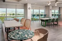 Tru by Hilton Miami Airport South Blue Lagoon