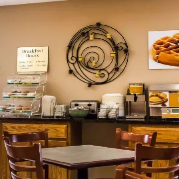 Quality Inn & Suites Chesterfield Village