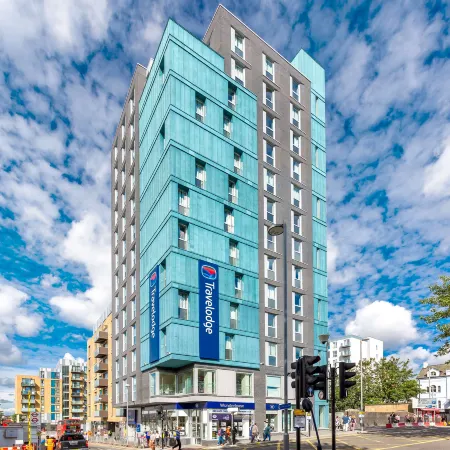 Travelodge London Walthamstow Отели рядом с достопримечательностью «Тоттенхэм»